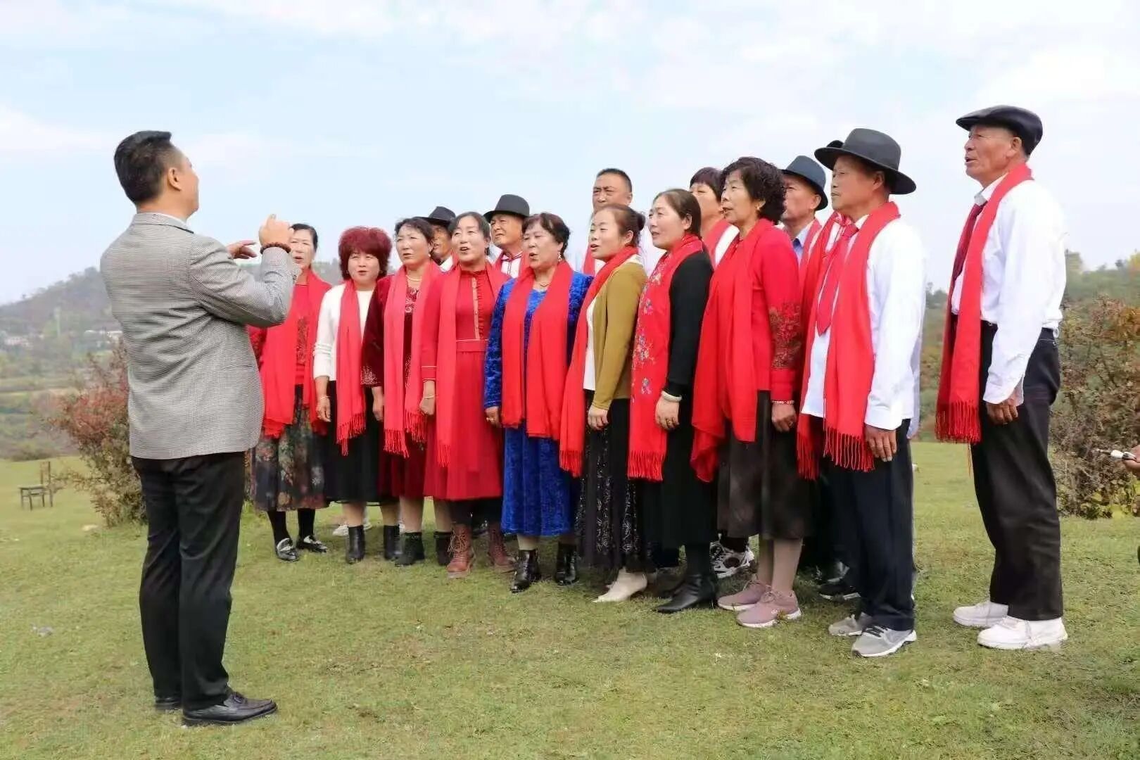 1764313558147771.jpg 花儿培训班.jpg